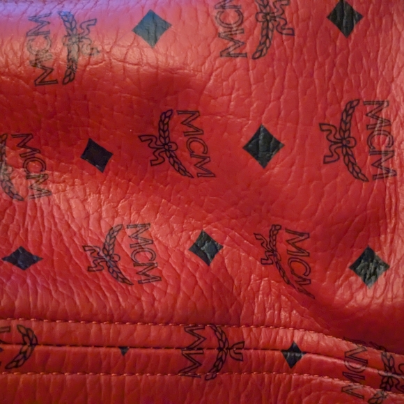 MCM Red Leather Tote Bag 3 Piece Set With Duster. AUTHENTIC with A FIRM PRICE.. - Picture 4 of 12